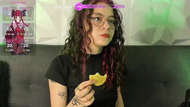 Snapshot of ravensinferno chatting on 11.05.25 ravensinferno online show from 11.05.25