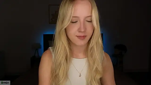 Snapshot of adele_armass chatting on 03.14.26 adele armass online show from 03.14.26