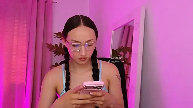 Snapshot of BabyLauritaa chatting on 04.17.26 BabyLauritaa online show from 04.17.26