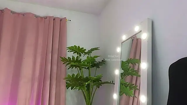 Snapshot of BabyLauritaa chatting on 04.25.26 BabyLauritaa online show from 04.25.26