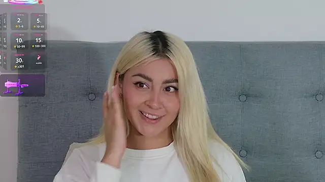 Elina Hills online show from 11.03.25