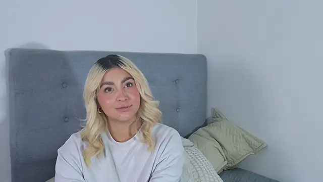 Snapshot of Elina_Hills chatting on 12.03.25 Elina Hills online show from 12.03.25