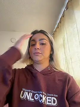 Snapshot of Elina_Hills chatting on 02.01.26 Elina Hills online show from 02.01.26