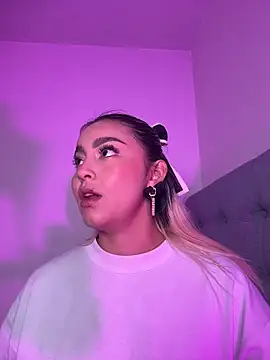 Snapshot of Elina_Hills chatting on 02.04.26 Elina Hills online show from 02.04.26