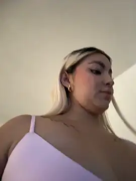 Snapshot of Elina_Hills chatting on 02.12.26 Elina Hills online show from 02.12.26