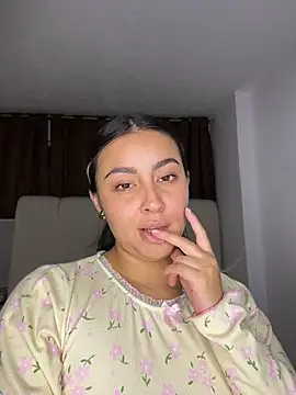Snapshot of Elina_Hills chatting on 05.24.26 Elina Hills online show from 05.24.26