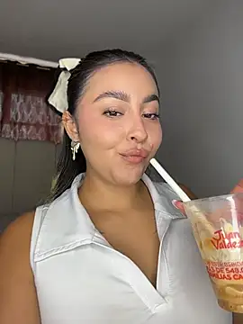 Snapshot of Elina_Hills chatting on 06.19.26 Elina Hills online show from 06.19.26