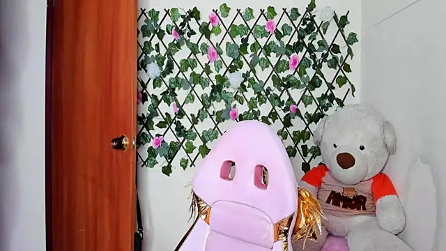 melani ferraraa  online show from 11.05.25