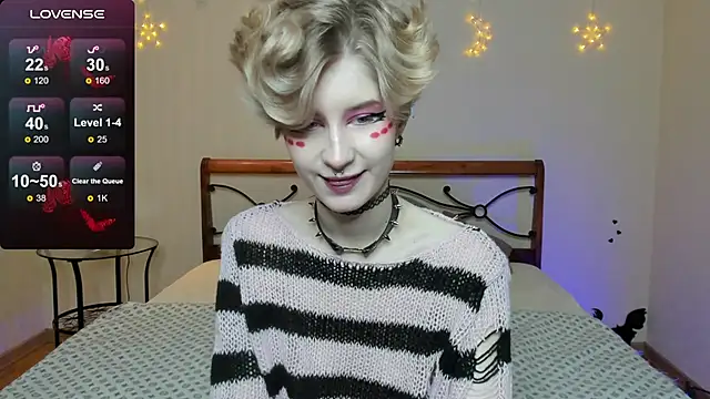 Snapshot of Angel_Julles chatting on 10.31.25 Angel Julles online show from 10.31.25