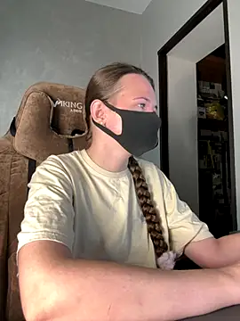 ZlatoslavaLo online show from 11.19.25