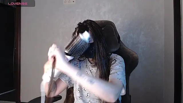 ZlatoslavaLo online show from 11.28.25