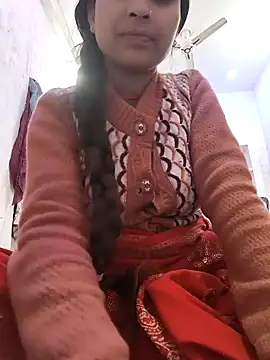 Snapshot of Cute_Arushi chatting on 12.04.25 Cute Arushi online show from 12.04.25