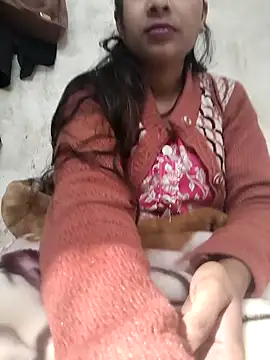 Snapshot of Cute_Arushi chatting on 12.15.25 Cute Arushi online show from 12.15.25