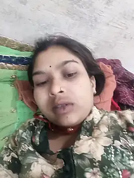 Snapshot of Cute_Arushi chatting on 12.19.25 Cute Arushi online show from 12.19.25