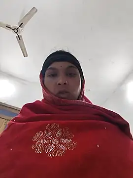 Snapshot of Cute_Arushi chatting on 12.20.25 Cute Arushi online show from 12.20.25