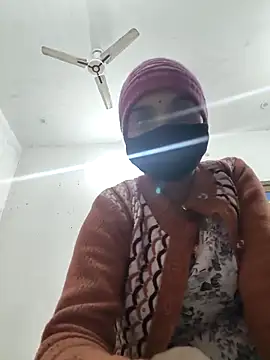 Snapshot of Cute_Arushi chatting on 12.22.25 Cute Arushi online show from 12.22.25