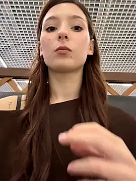 LilluKatten online show from 11.06.25