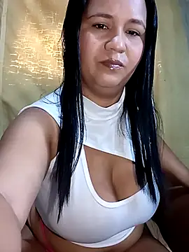 Snapshot of meliza87 chatting on 11.30.25 meliza87 online show from 11.30.25