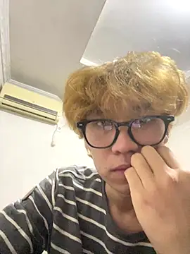 Snapshot of DaleHammer chatting on 10.31.25 DaleHammer online show from 10.31.25