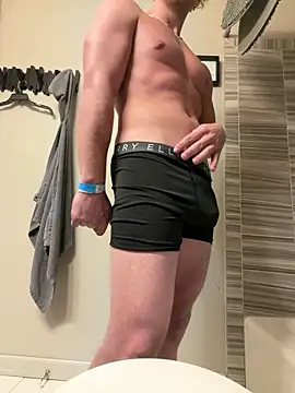 Snapshot of fitwhitecock chatting on 02.15.26 fitwhitecock online show from 02.15.26