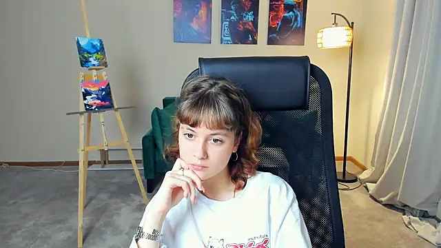 Snapshot of SharynMannes chatting on 10.31.25 SharynMannes online show from 10.31.25