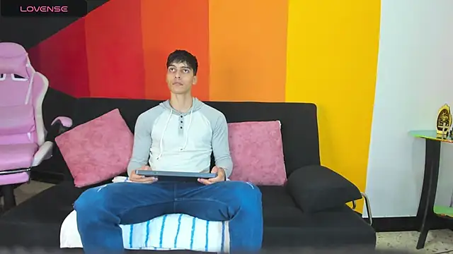 AlessioVitale online show from 12.01.25