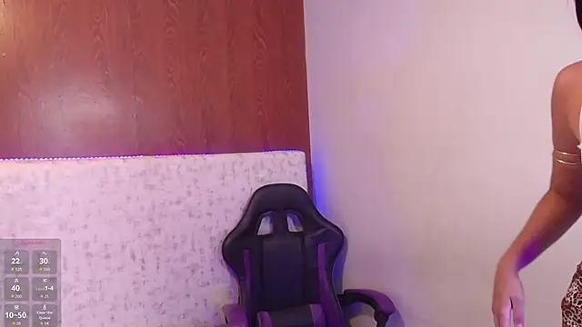 Snapshot of kathamuller_1 chatting on 11.05.25 kathamuller 1 online show from 11.05.25