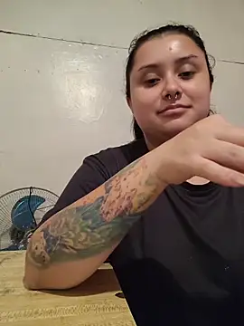 CurvyNoir online show from 05.04.26
