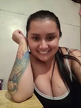 Snapshot of CurvyNoir chatting on 05.13.26 CurvyNoir online show from 05.13.26