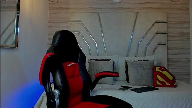 MAXTHOMSON online show from 11.26.25