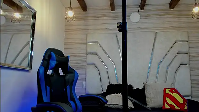 Snapshot of MAXTHOMSON chatting on 02.03.26 MAXTHOMSON online show from 02.03.26