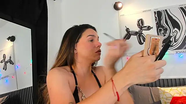 Cloe Bonne online show from 12.21.25