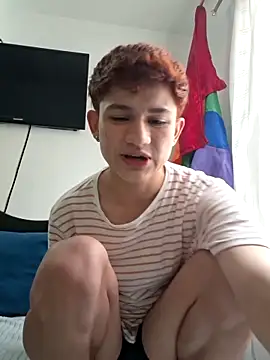 Snapshot of Apolitoo chatting on 10.31.25 Apolitoo online show from 10.31.25