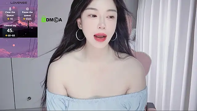Snapshot of YunShan-33 chatting on 05.15.26 YunShan-33 online show from 05.15.26