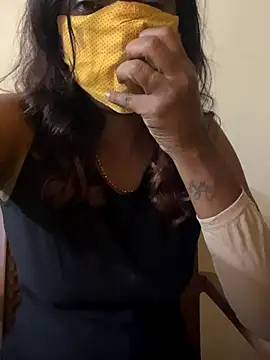 Snapshot of Queen-dhivya chatting on 11.14.25 Queen-dhivya online show from 11.14.25