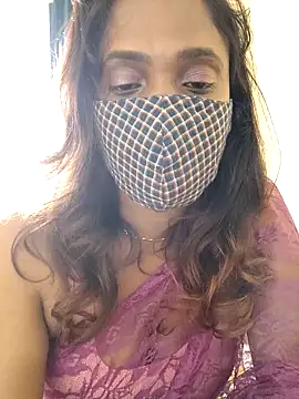 Snapshot of Queen-dhivya chatting on 12.05.25 Queen-dhivya online show from 12.05.25