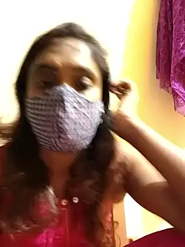 Snapshot of Queen-dhivya chatting on 12.18.25 Queen-dhivya online show from 12.18.25