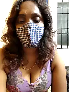 Snapshot of Queen-dhivya chatting on 12.20.25 Queen-dhivya online show from 12.20.25