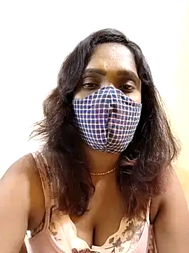 Snapshot of Queen-dhivya chatting on 12.21.25 Queen-dhivya online show from 12.21.25