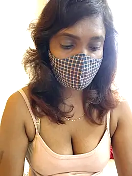 Snapshot of Queen-dhivya chatting on 12.22.25 Queen-dhivya online show from 12.22.25