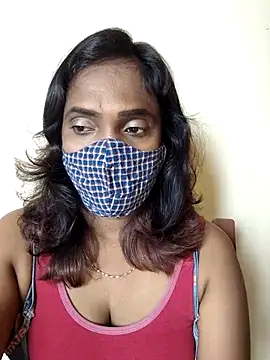 Snapshot of Queen-dhivya chatting on 12.23.25 Queen-dhivya online show from 12.23.25