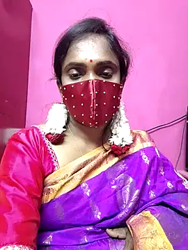 Snapshot of Queen-dhivya chatting on 02.12.26 Queen-dhivya online show from 02.12.26