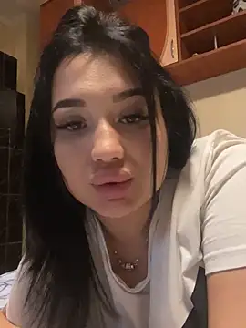 Snapshot of Bella_Ella1203 chatting on 11.09.25 Bella Ella1203 online show from 11.09.25