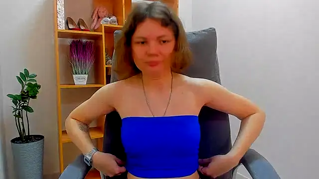 Snapshot of Stella-Maers chatting on 04.27.26 Stella-Maers online show from 04.27.26