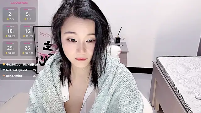 Snapshot of Bloo3iss chatting on 11.25.25 Bloo3iss online show from 11.25.25