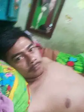 Snapshot of sandy300420 chatting on 10.31.25 sandy300420 online show from 10.31.25