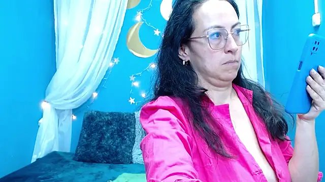 Lauryn Jones online show from 12.02.25