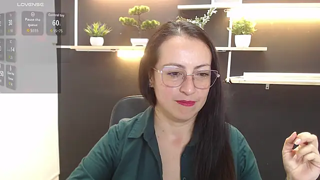 Snapshot of Lauryn_Jones chatting on 04.23.26 Lauryn Jones online show from 04.23.26