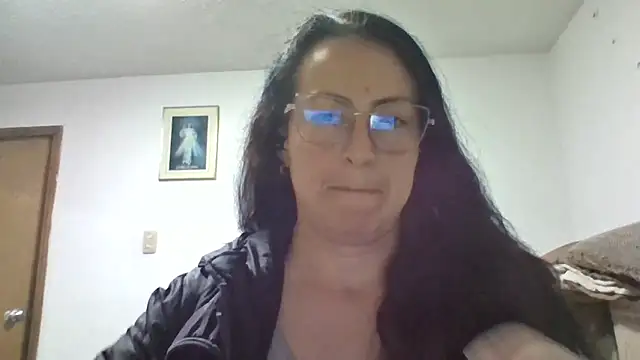 Snapshot of Lauryn_Jones chatting on 04.28.26 Lauryn Jones online show from 04.28.26