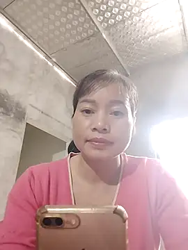 Kiuwi-omao online show from 11.02.25